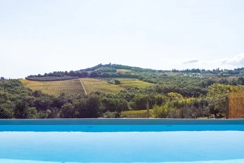 Panorama sulle colline di Montespertoli dalla piscina